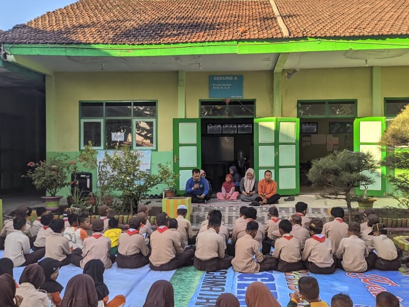 RUTINITAS JUM'AT PAGI DI SDN 3 KETAH